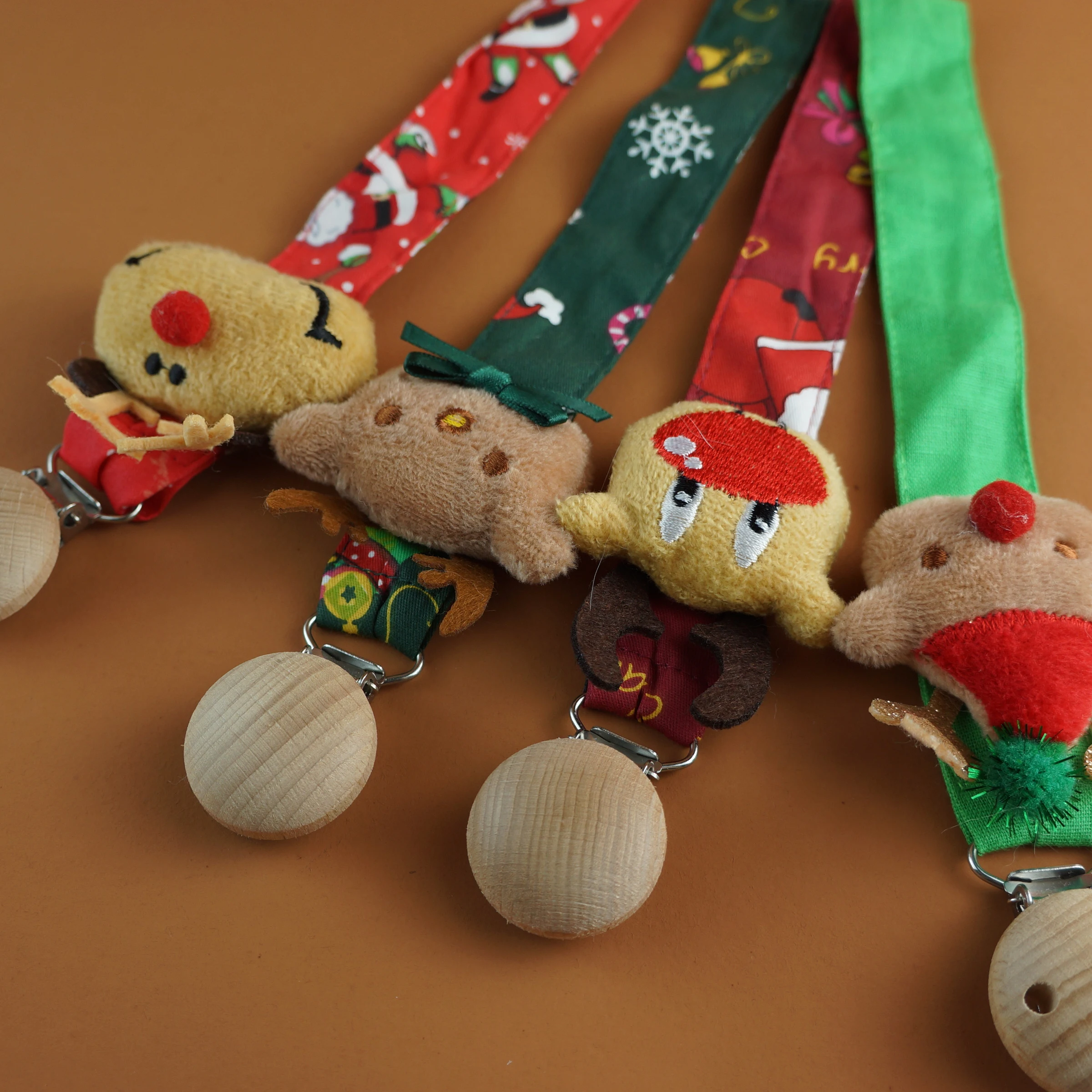 Merry Christmas Hot sale Baby pacifier clip chain pacifier holder clip wooden pacifier clip