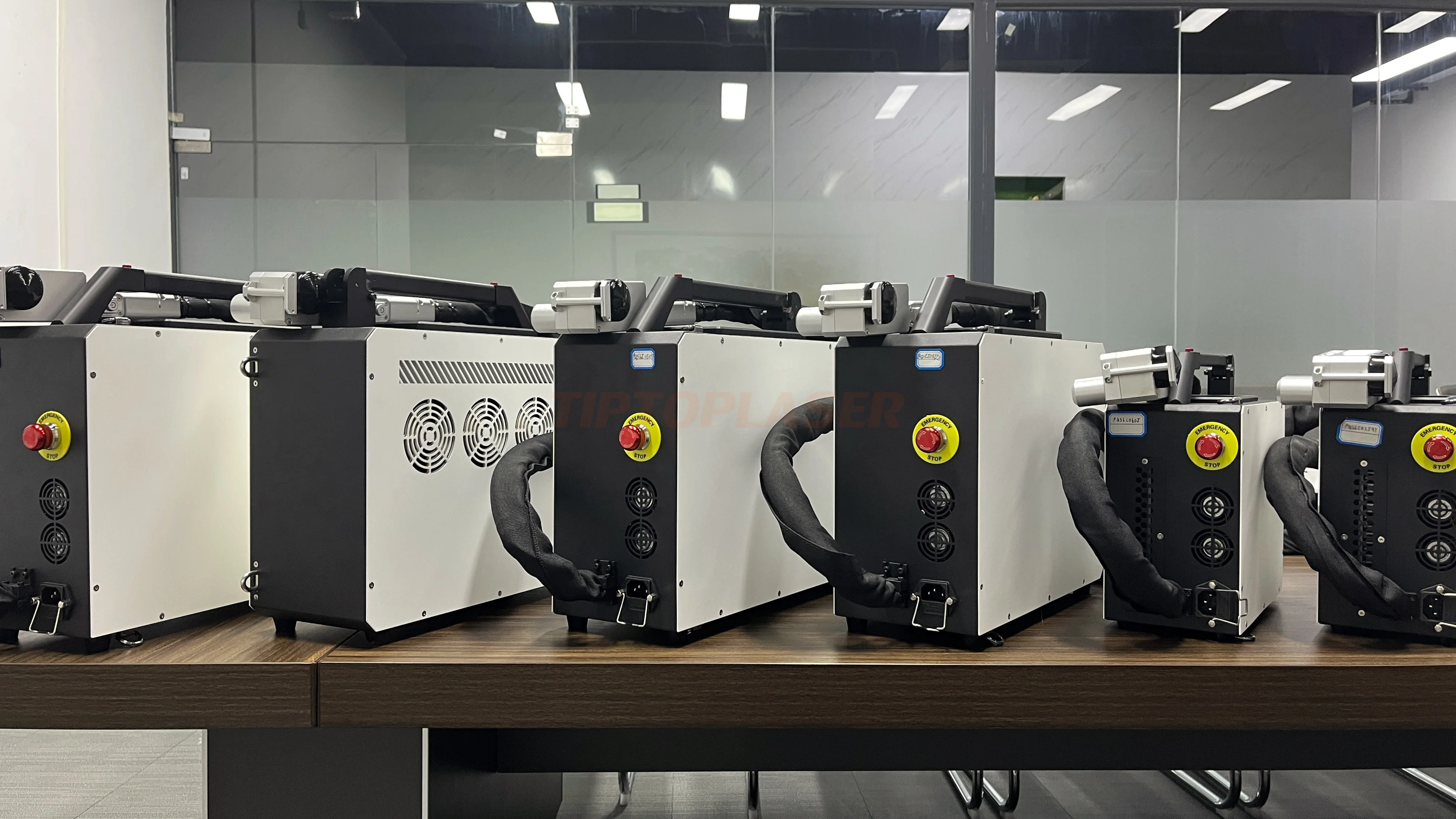 Portable Handheld Laser Cleaner Metal Rust Removal Oxide Painting Coating 50w 100w Backpack Laser Cleaning Machine