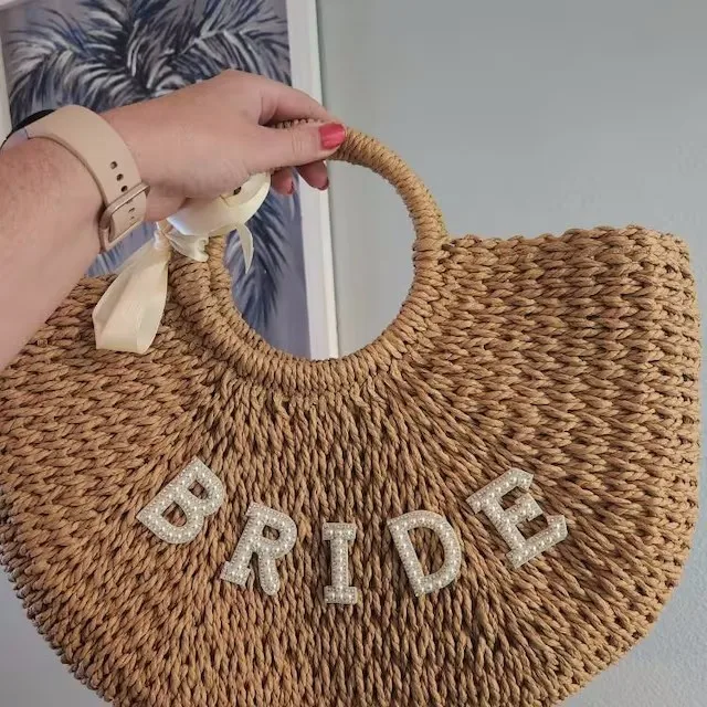 Bridesmaid BeaBridal Shower Bag With White Pearl & Rhinestone Letter Patches Straw Tote Bags Personalized Straw Basket