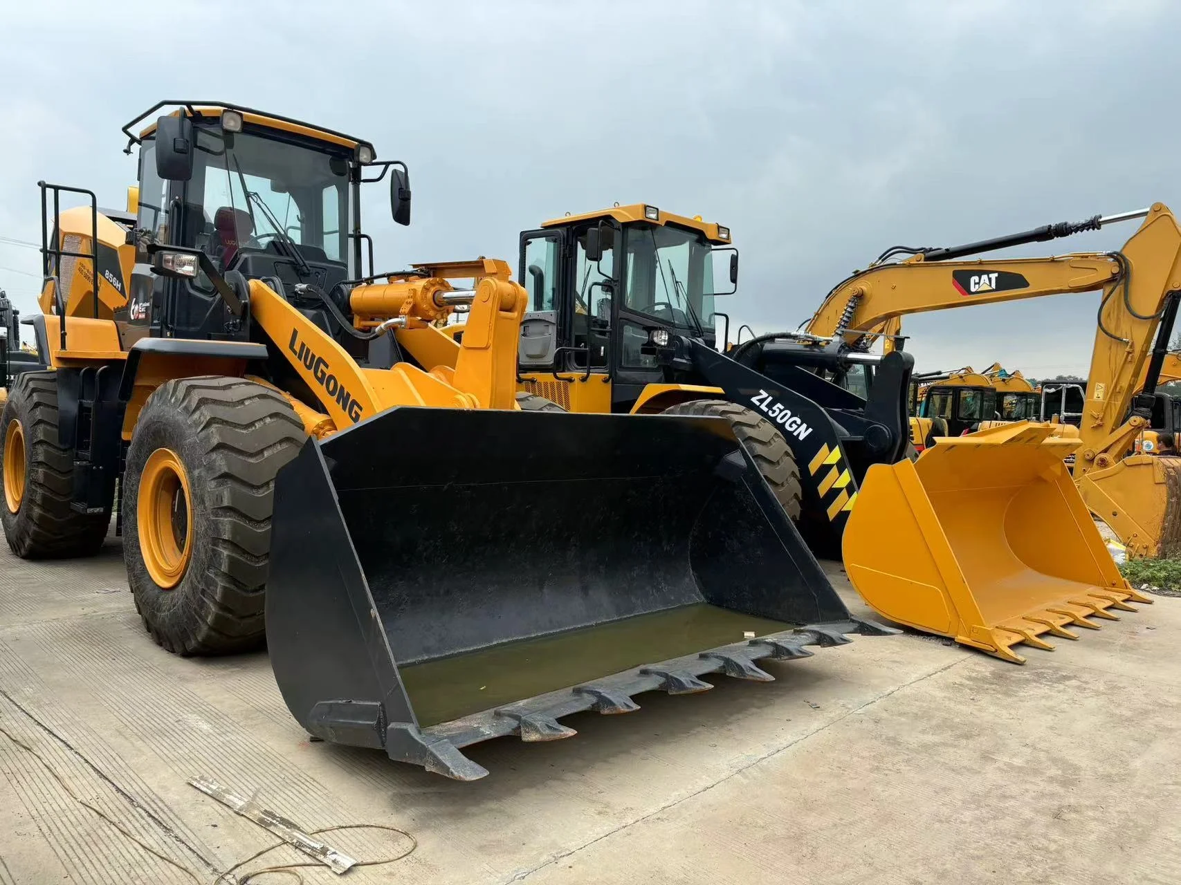 Load capacity of forklift in good working condition 5 tons 6 tons loader Liugong 856H loader