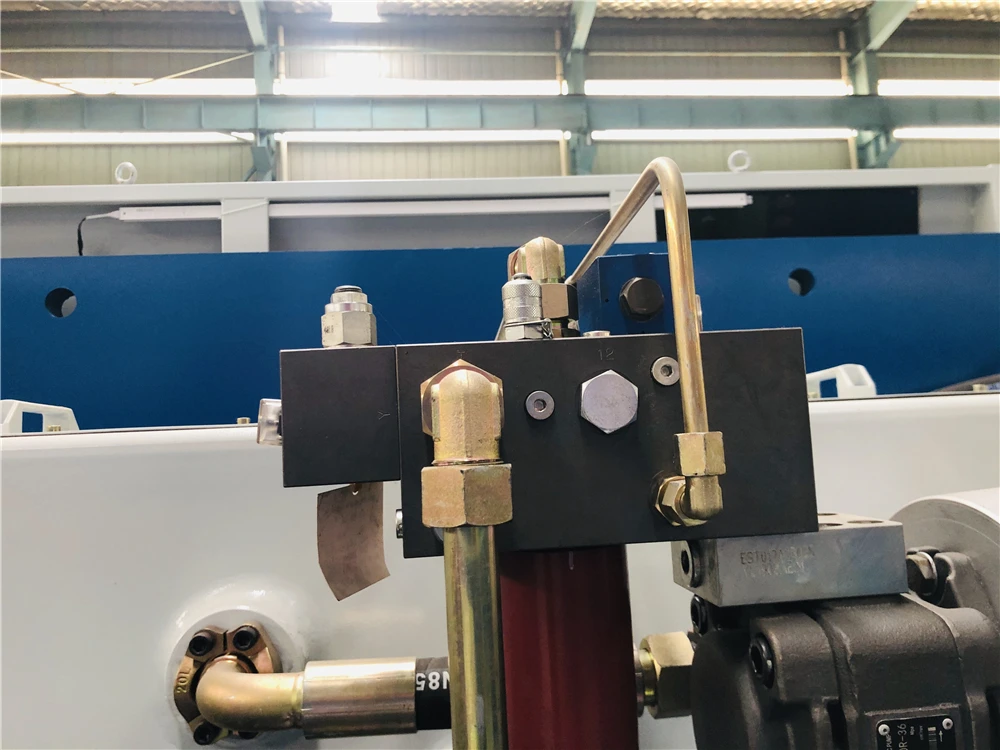 DELEM CONTROLLER CNC PRESS BRAKE MACHINE FOR BOX BENDING