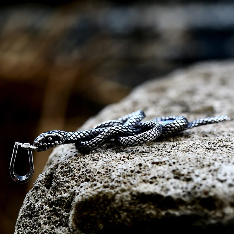SS8-774P Punk Snake Scepter Pendant With Stone Necklace Men Ladies Punk Animal Jewelry Unique Shape Wholesale