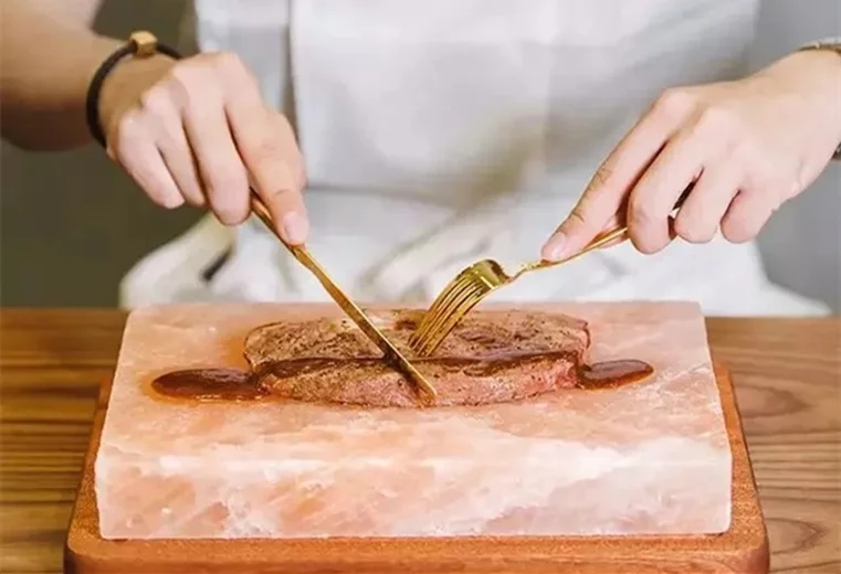 Top Selling Himalayan pink salt plate for BBQ Cooking  Himalayan salt brick tile for kitchen use OEM gift packing available