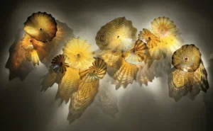 Popular art decoration handmade glass plates wall hanger murano flower shaped glass plates