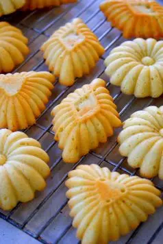 Shell Shaped Egg Tart Mold Triangular Cake Mold Food Grade Tin Material Baking Mold Fruit Baking Pie Ring Pan