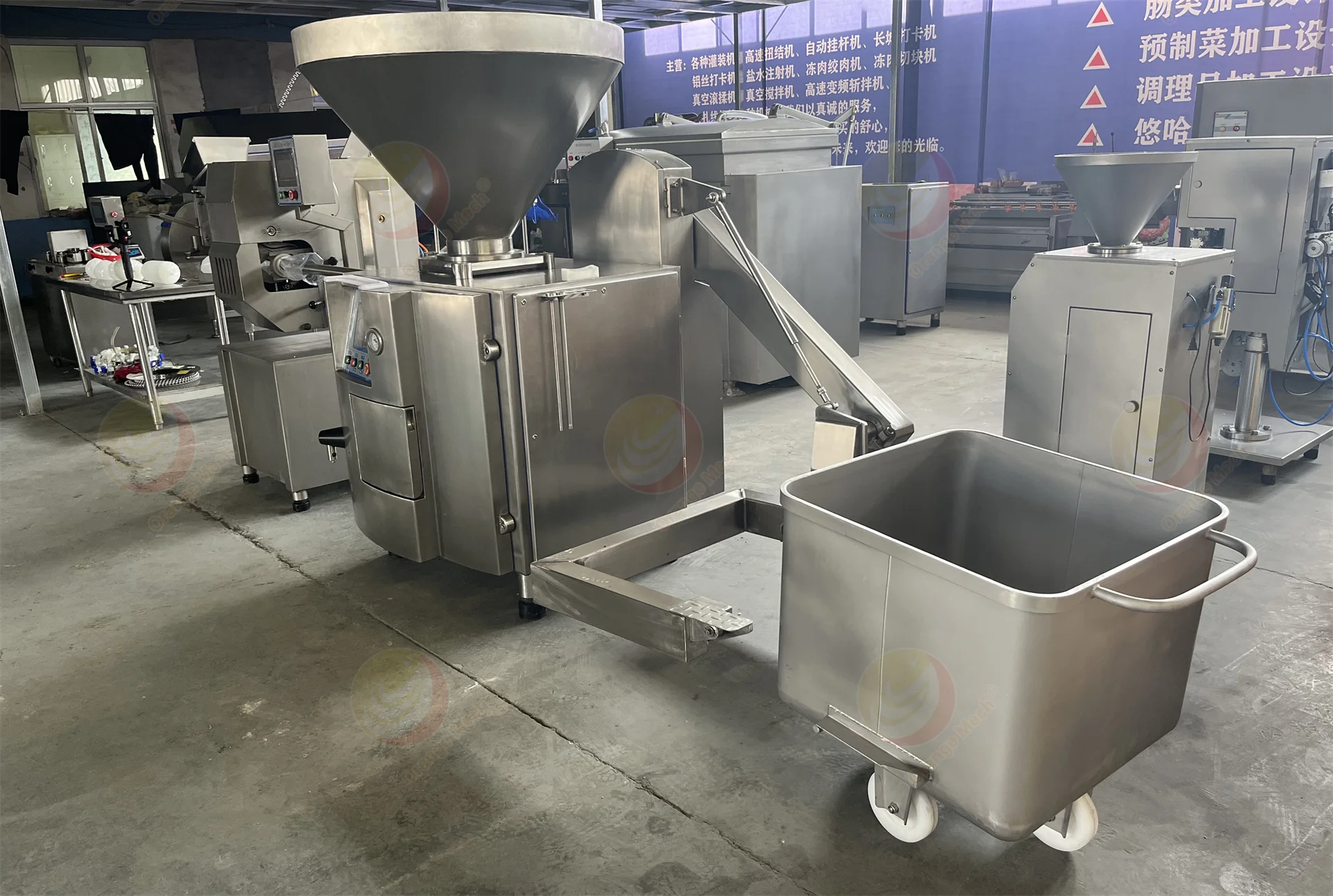 25 L Smoke Cheap Automatic Vacuum Russian Sausage Stuffer And Filler Make Machine With Twister