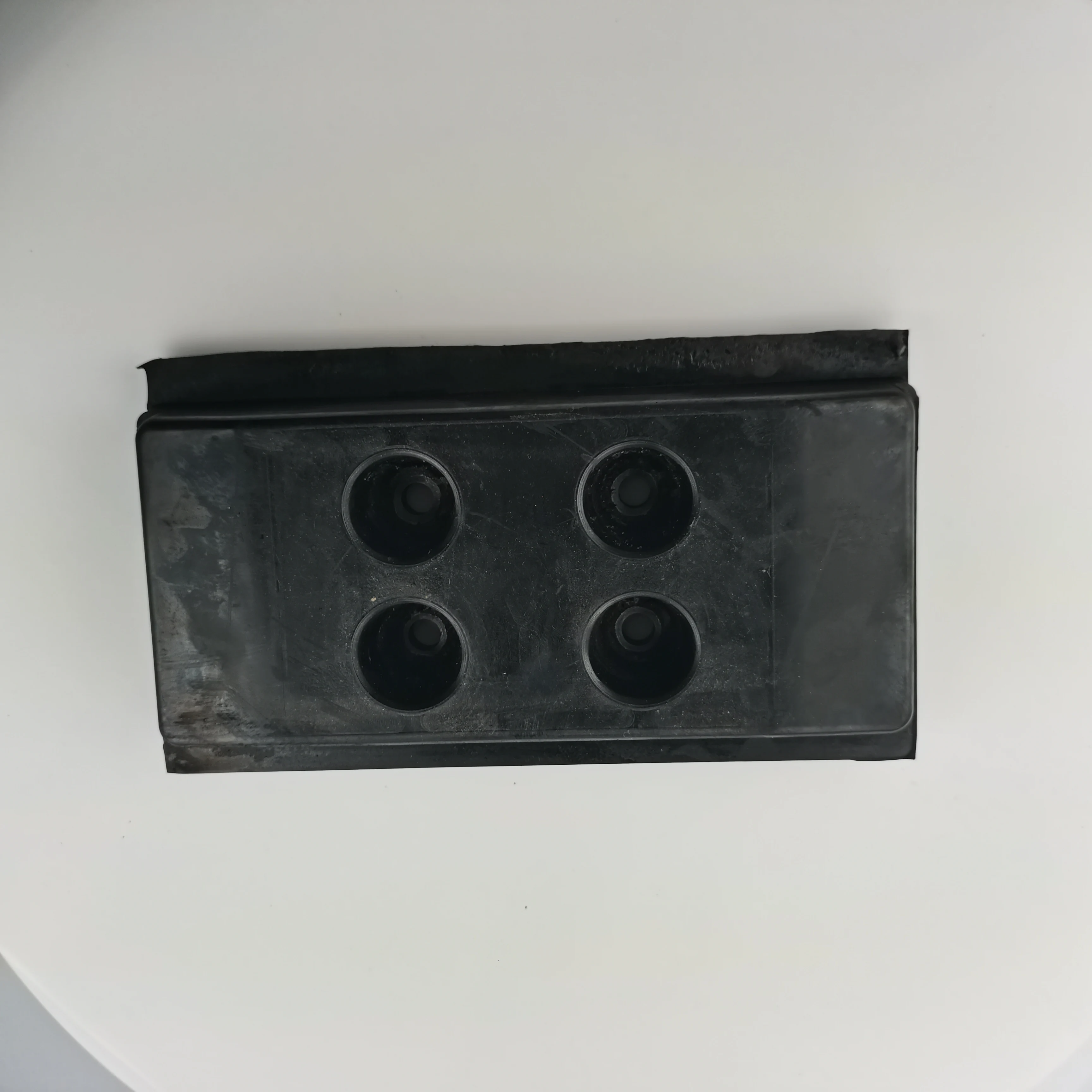 Высокое качество S1800 S2100 асфальтоукладчик PN. 2046286 резиновые дорожки