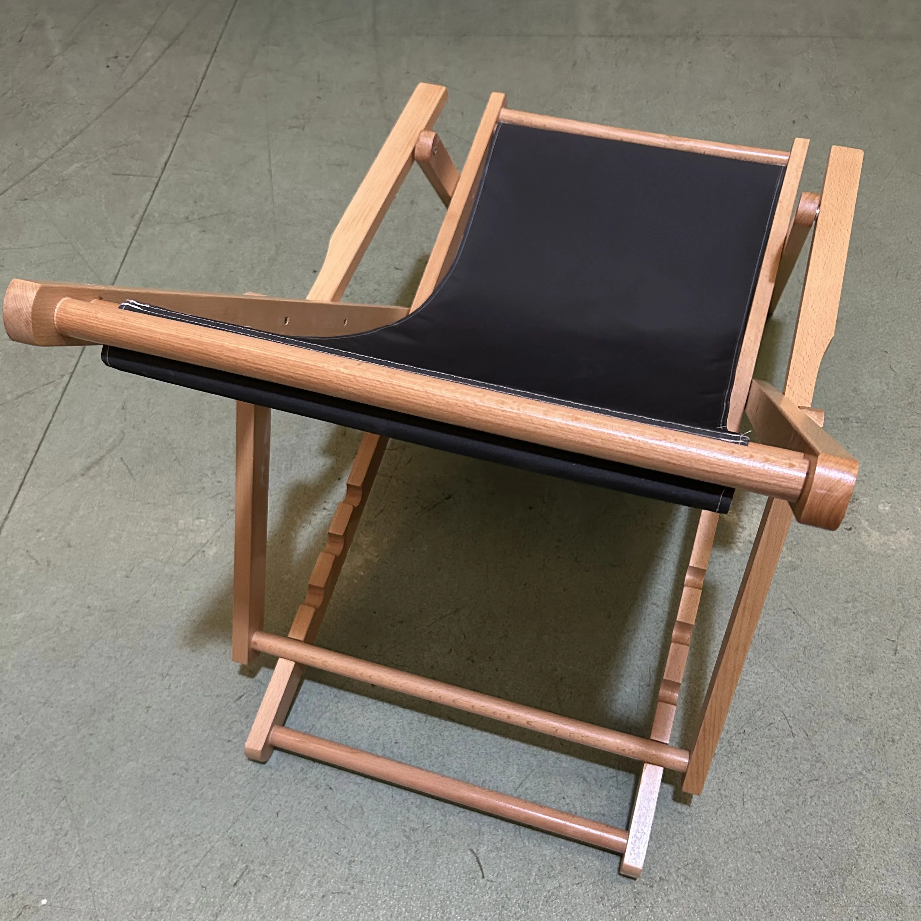 Outdoor Adjustable Low seat Wholesaler Custom prints adult sea sand Folding sun pool reclining wooden Cheap foldable beach chair