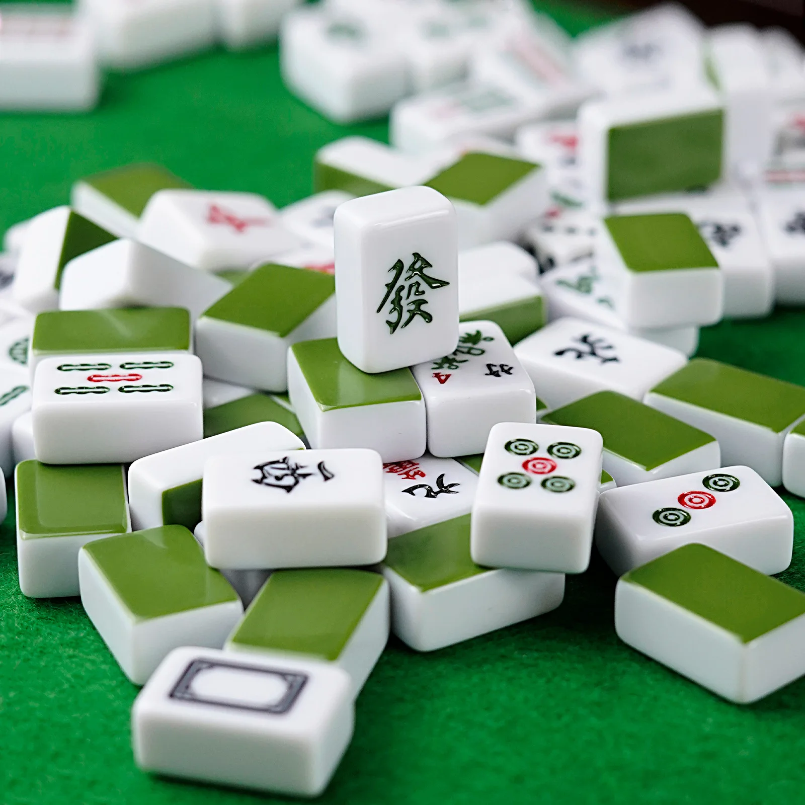Custom Portable Chinese Mahjong Game Set Traveling Mini Mahjong Set 24mm 144pcs Mahjong