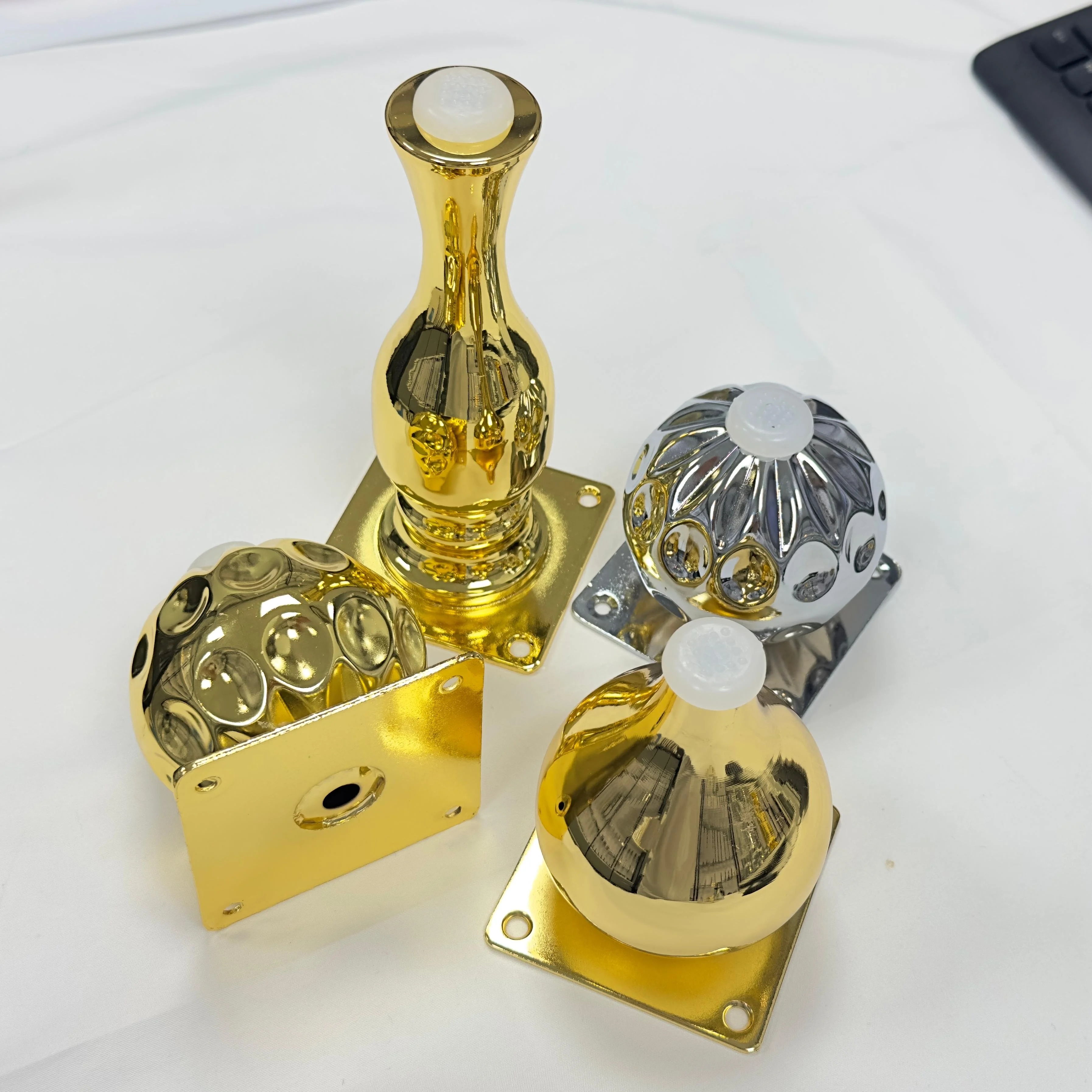 Wholesale OEM Round Metal Modern Couch Legs for Various Cabinet Legs Gold Metal Iron Sofa Leg for Furniture Sofa Bed Accessories