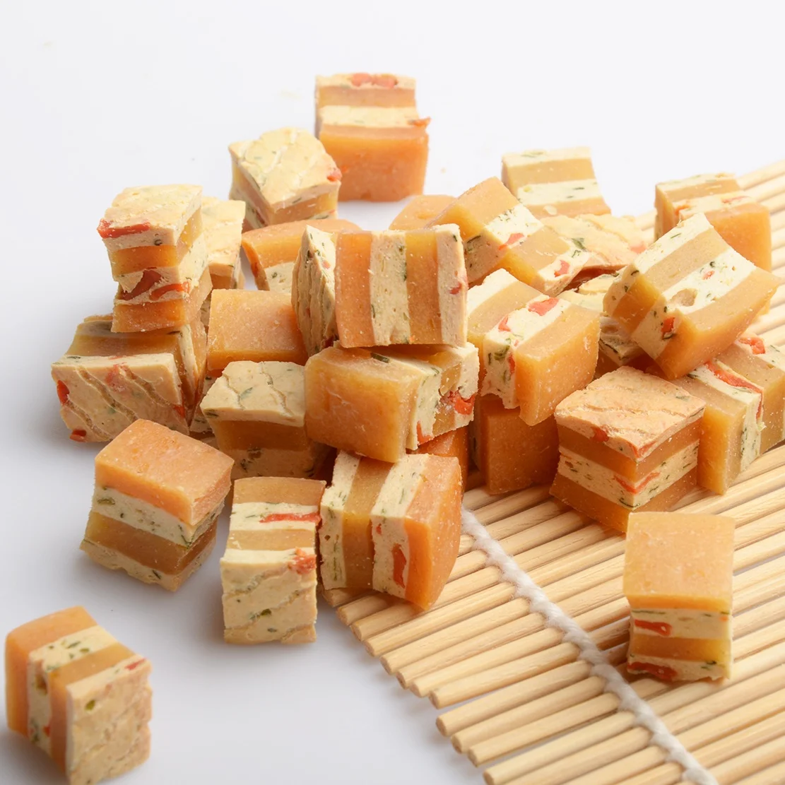 Производитель лакомств для домашних животных лакомства куриных собак Распродажа по низким ценам овощные гранулы из куриного минтая