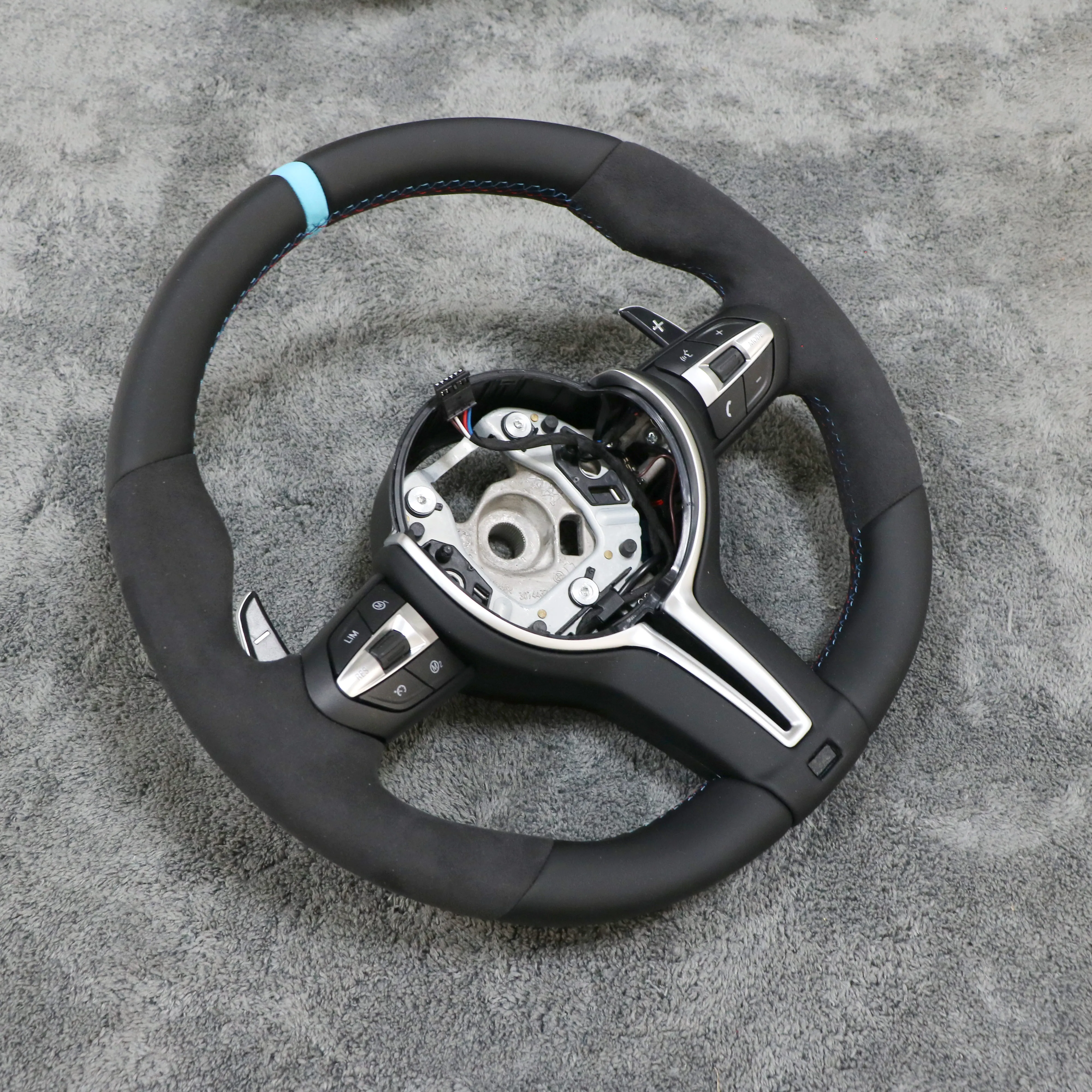 Кожаное Рулевое колесо для BMW x6 g21 f34 g32 f46 g37 m3 f33 f83 f82 f30 f80 f10 по заводской цене