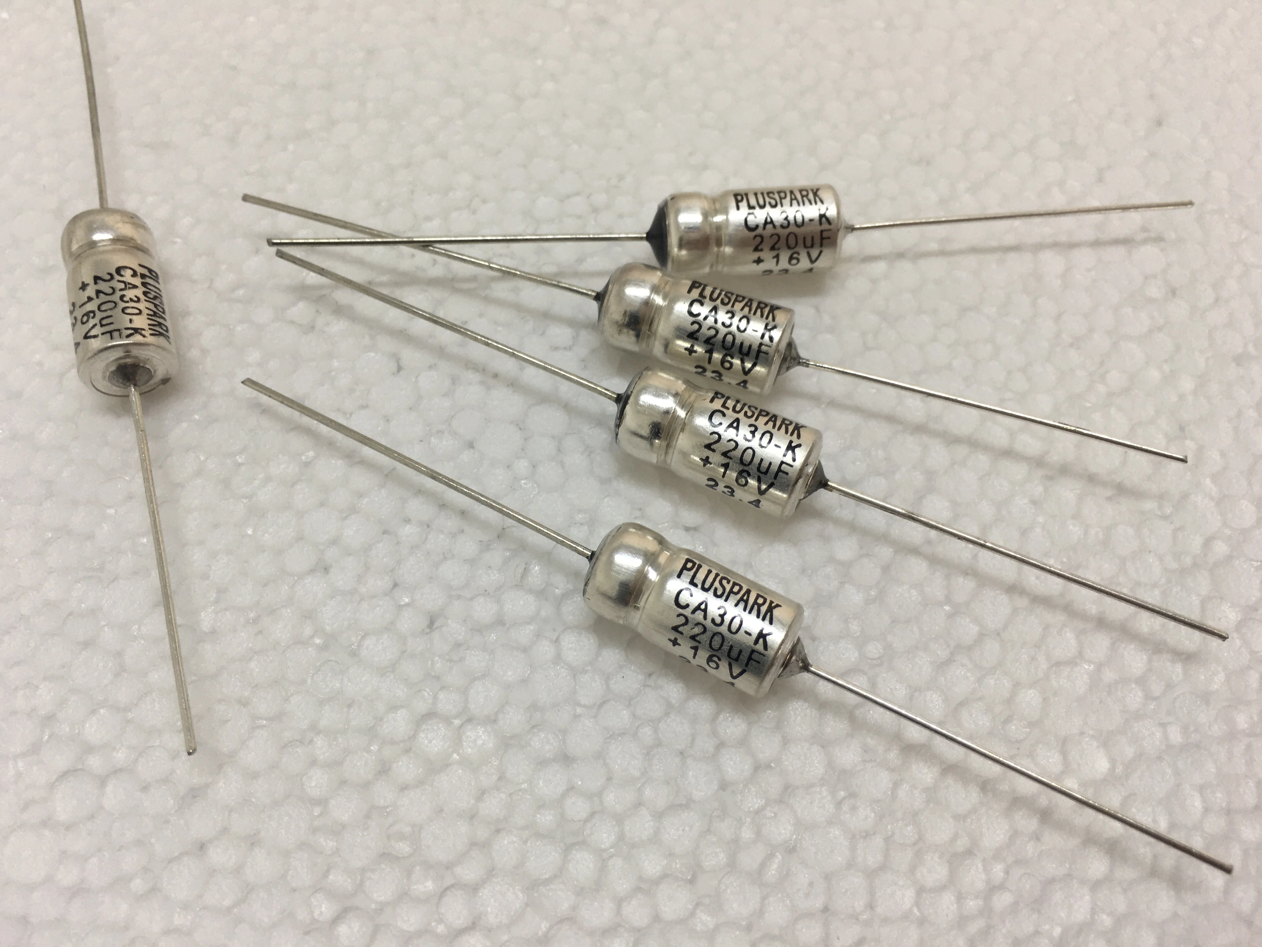 16V 2.2uF 2.2MFD 2.2MKF Wet Tantalum Capacitors with Epoxy End-Fill Sintered Anode