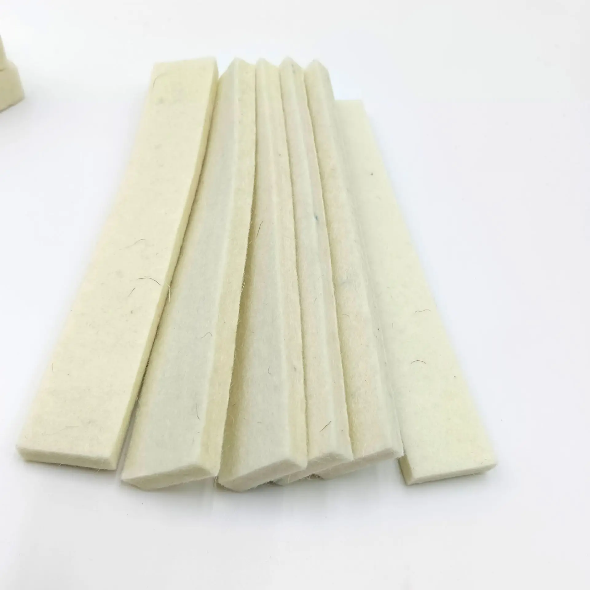Wool Felt Factory Price Industry Wool Felt Natural Color 4mm-50mm Can Be Customized100% Pure Wool Felt