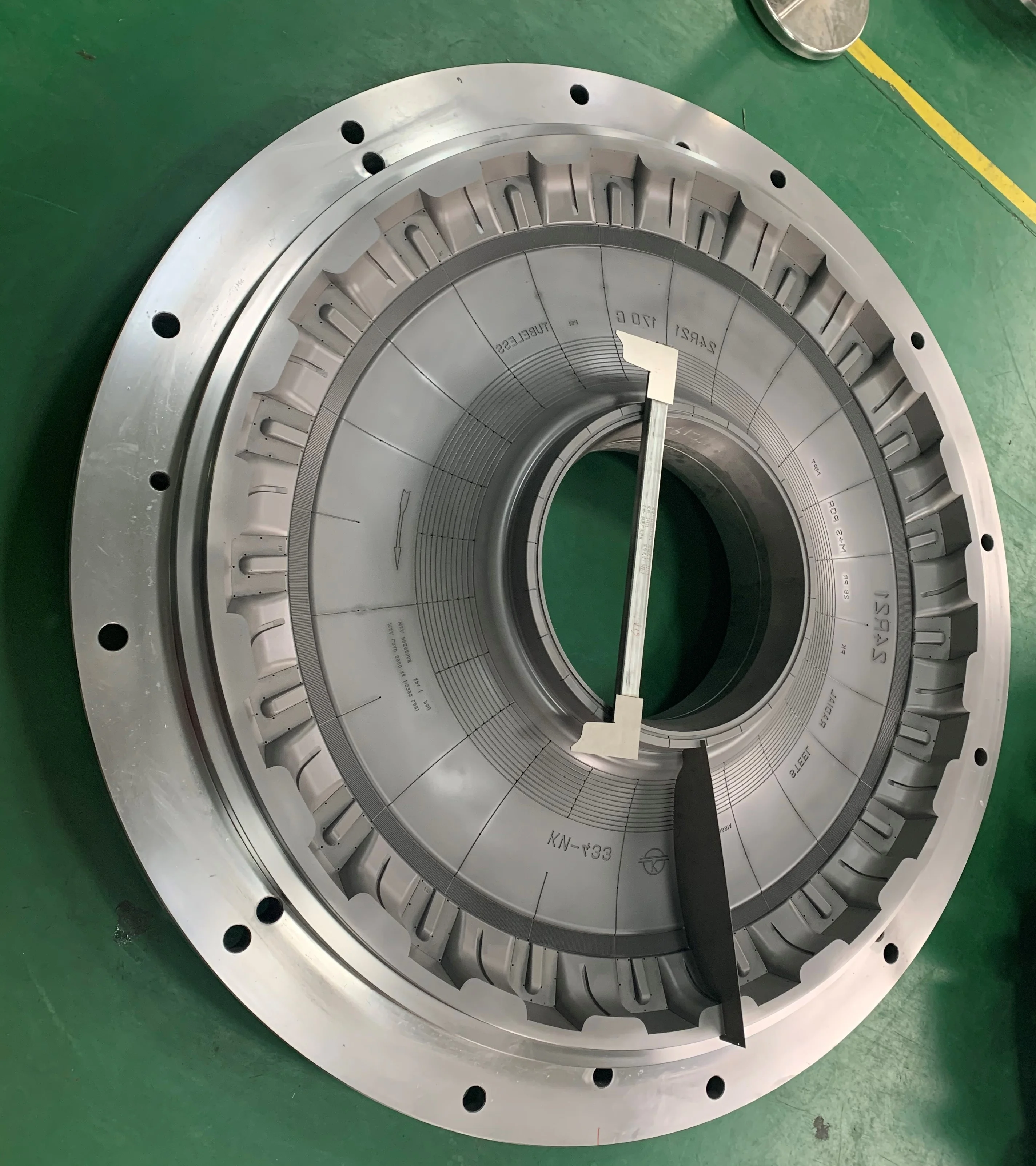 24R21 truck bus radial tire segmented mould manufacturer Tire curing press parts TBR Truck Tire mold