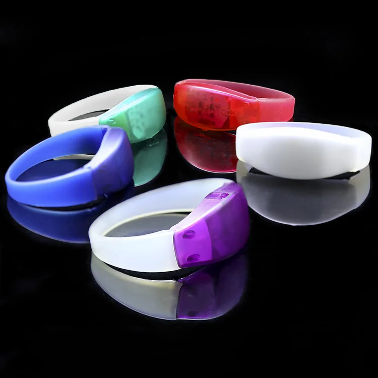 Factory Light Wristbands for Events Sound Activated LED Bracelet Purple LED Flashing Remote Controlled Bracelet Rechargeable