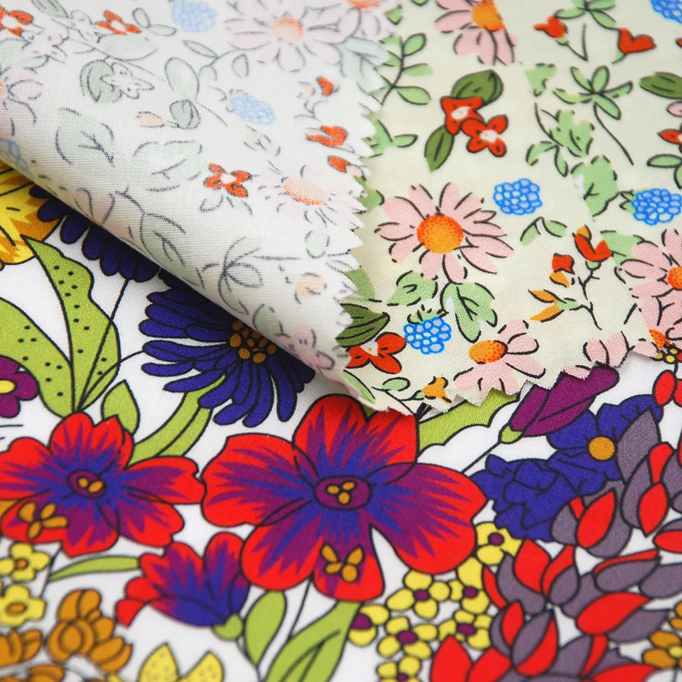 China Wholesale Low MOQ customized little floral pattern 100% cotton digital printed fabric for women garment