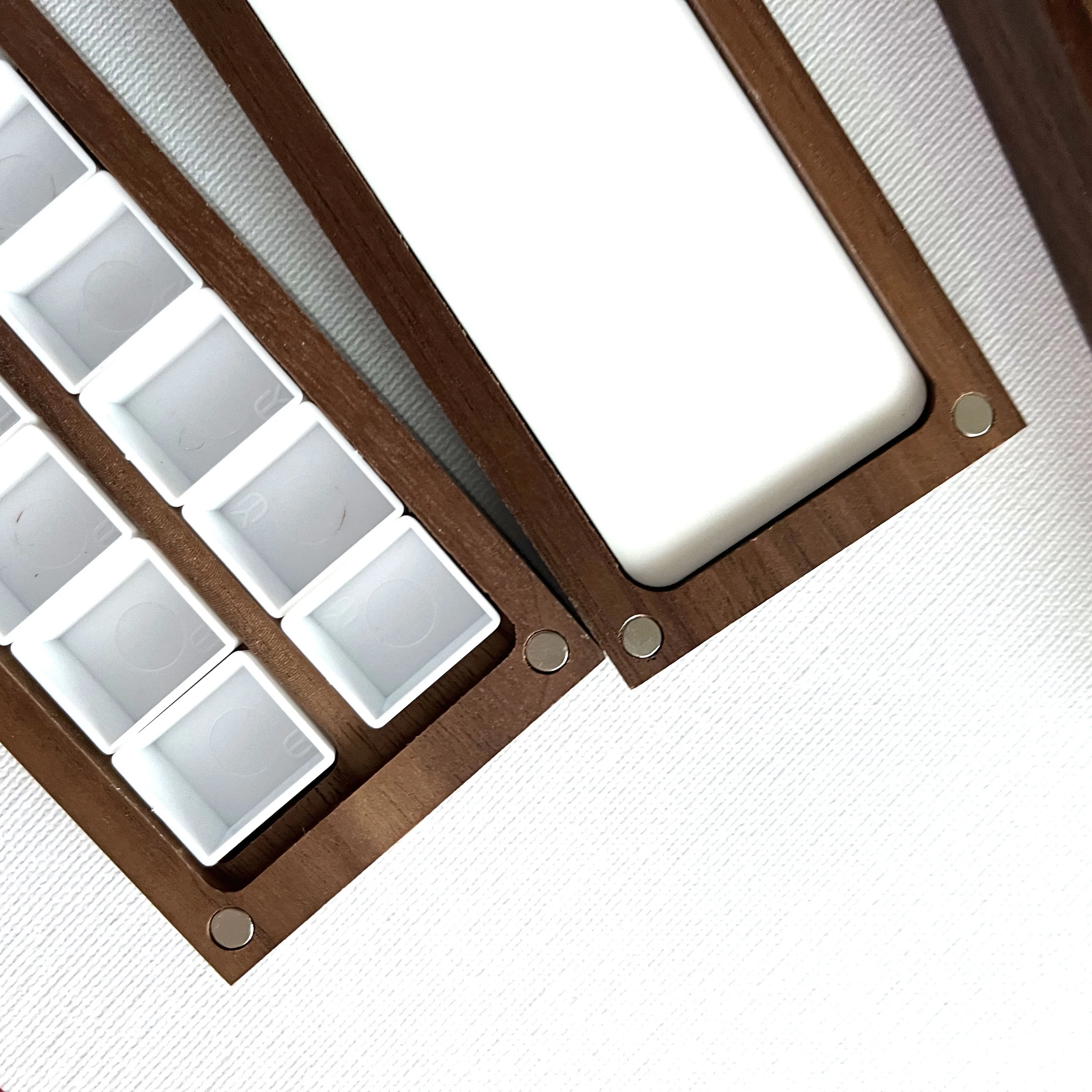 Xinyi Art 12/24 Wells Walnut Wood Watercolor Palette Box Travel Portable Paints Pallets Box For Artists