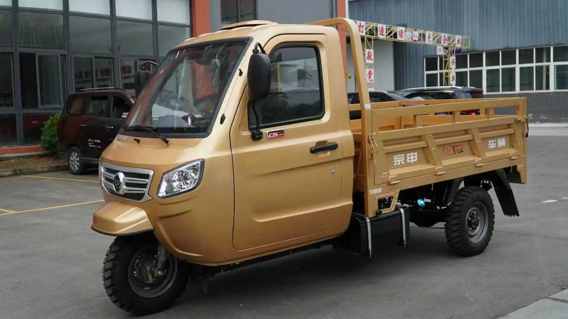 Super design 250CC Petrol Diesel Cargo Motorized Enclosed Tricycle Gasoline Tricycle with Closed Cabin and Air Conditioner