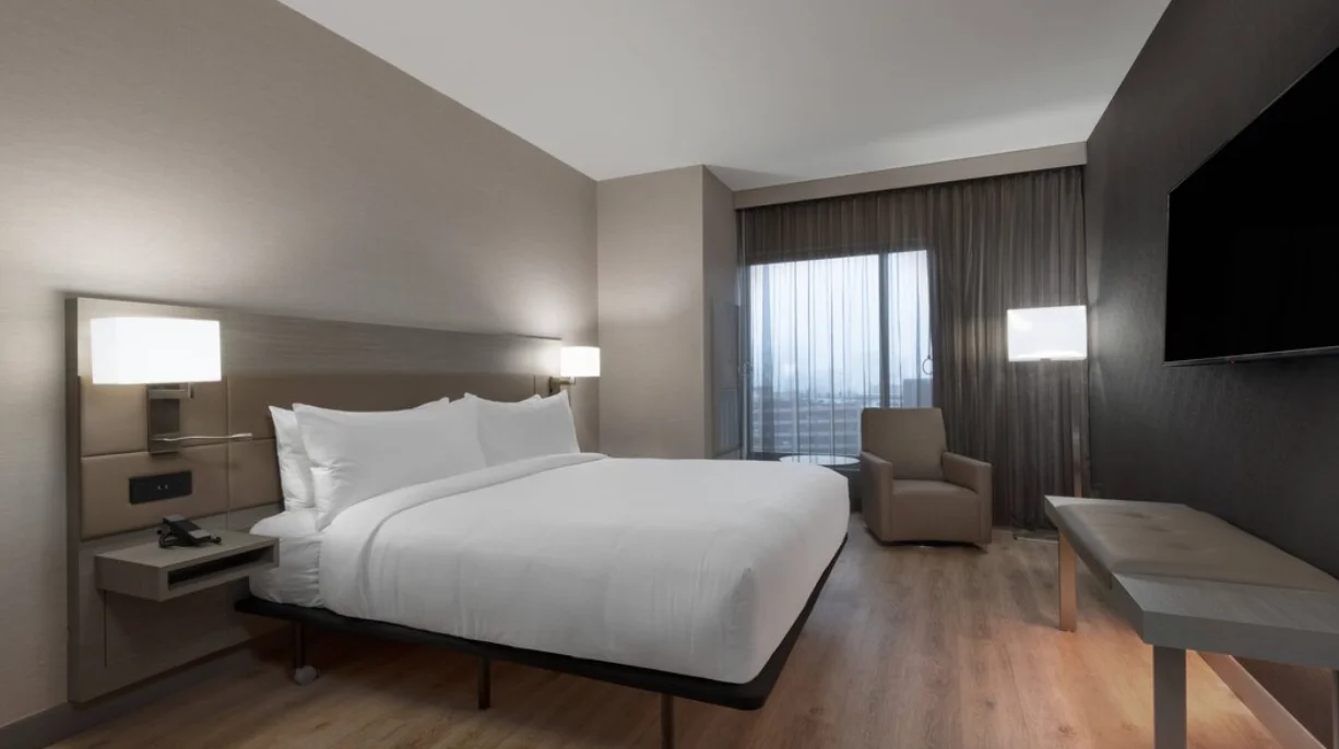 Обеденный стул Easton Ramada Encore от Wyndham TOP HOTEL FURNITURE PROJECT