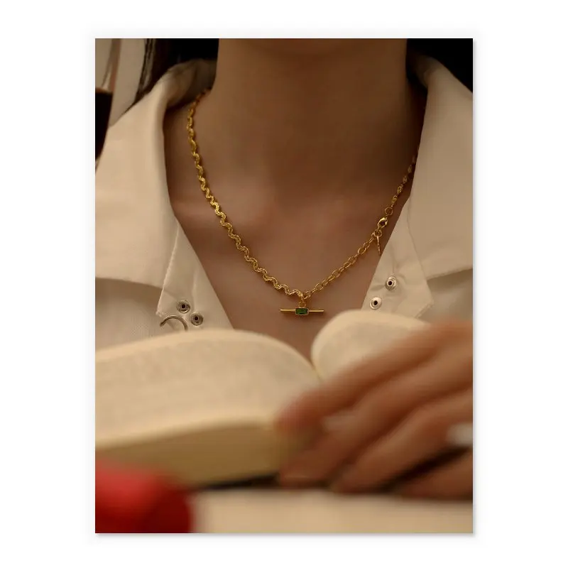 South Korea Retro Curved 18K True Gold Brass-Plated Figaro Chain Emerald Zircon Necklace Butterfly Shape Women Autumn Winter