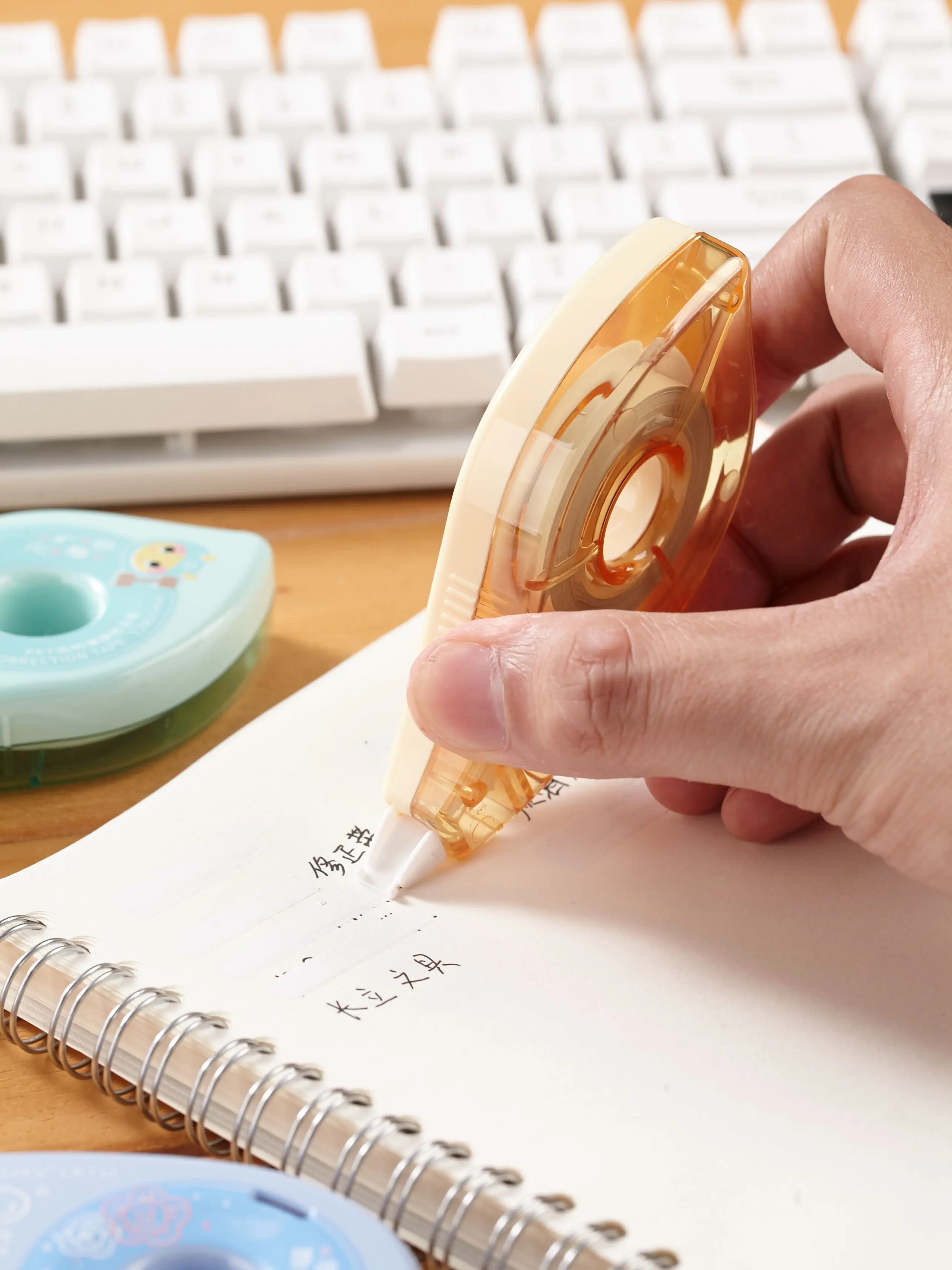 Wholesale  Transparent tape corrector  school  customized creative plastic colored pet correction tape