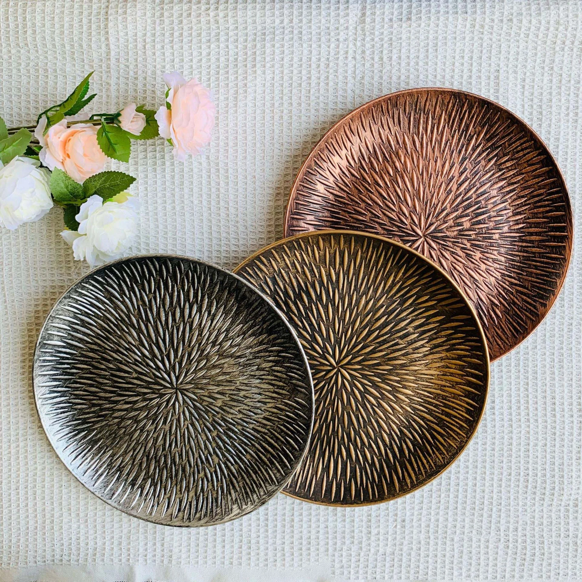 2 Size Bronze Color Round Distressed Wheat Pattern Fruit Dish Bowl Tray Decorative Charger Plate Photography Props for Products