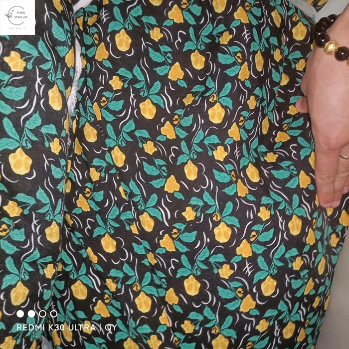 China Keqiao cheap rayon & viscose & modal floral fabric mixed with slub moss crepe for garment in stock lot.