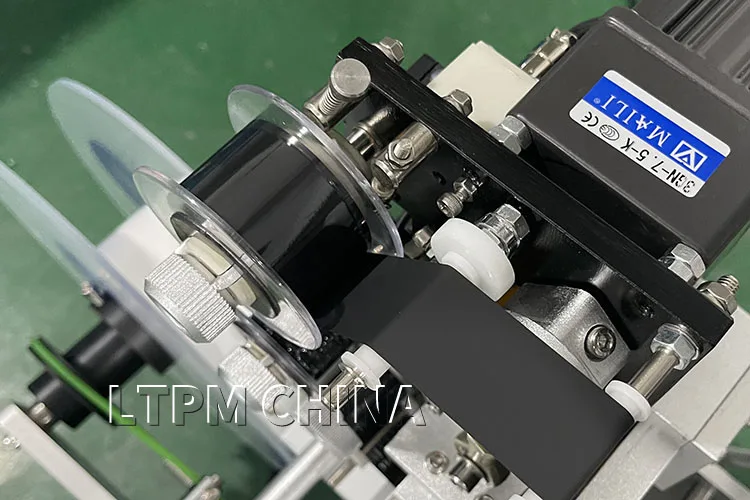 Semi-automatic Tin Cans Round Bottle Labeling Machine Printer