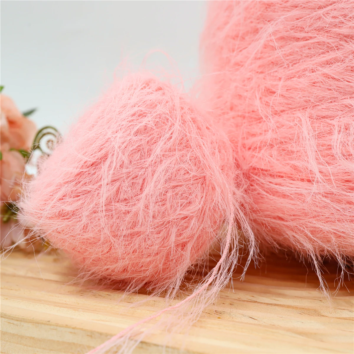 High quality Factory Direct Sales Nylon Dty Yarn100% Nylon 8cm Crystal Color Yarn Imitate Mink Yarn Feather Yarn for Knitting