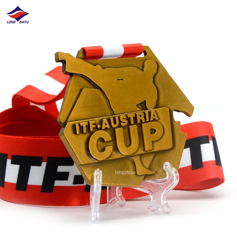 Longzhiyu 15 years maker is manufacture of medals  custom military medals and ancient roman coins medal