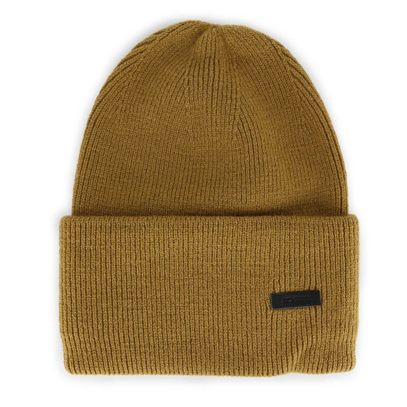 Вязаная Шапочка с акриловой нитью и металлическим штифтом на заказ