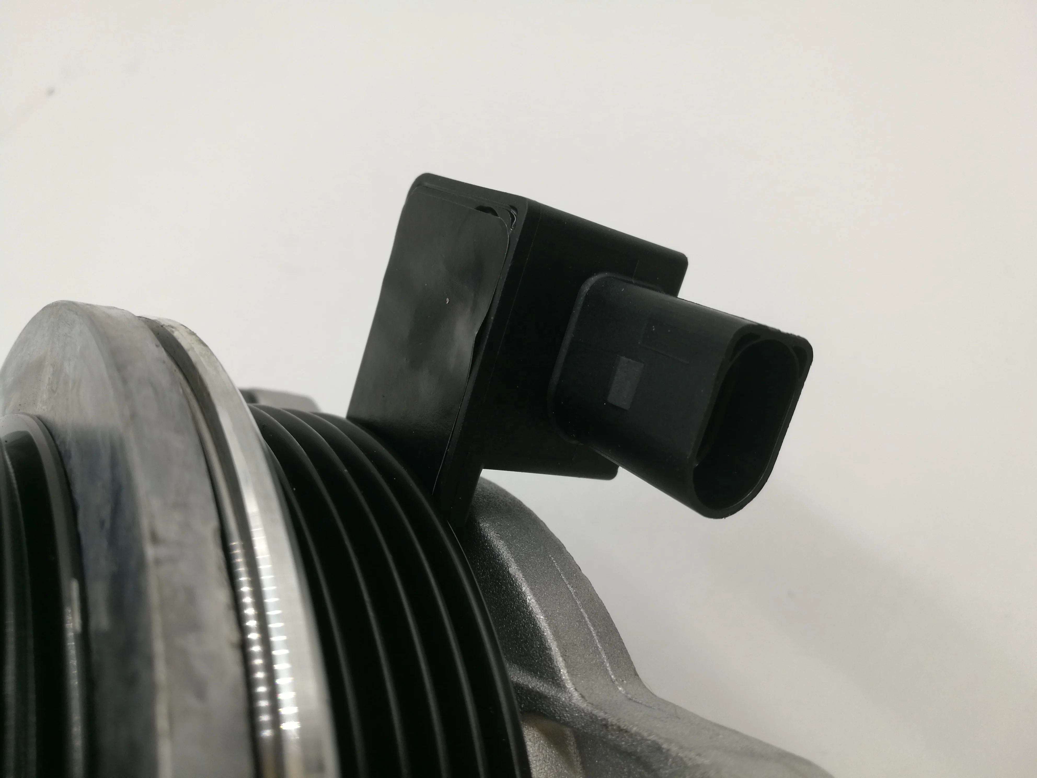 Engine Water Pump 03C121004J 03C121004D  03C 121 004 J for MK5 6 BEETLE JETTA