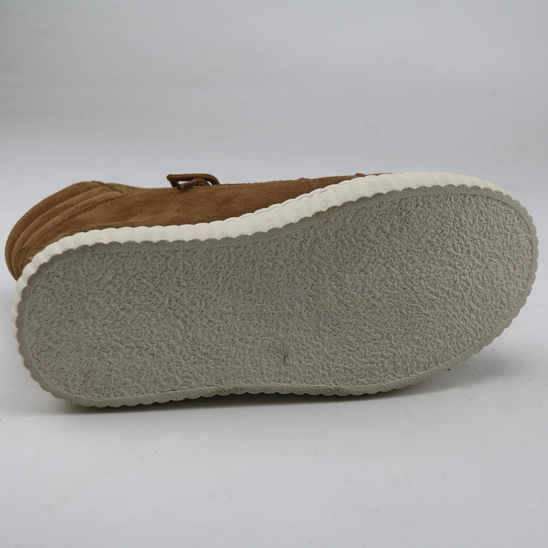 Замшевые короткие ботинки каштанового цвета на шнурках