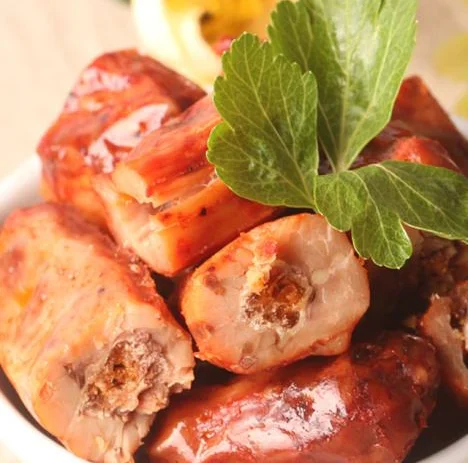 Традиционные китайские острые горлышки утки мясо домашней птицы закуски