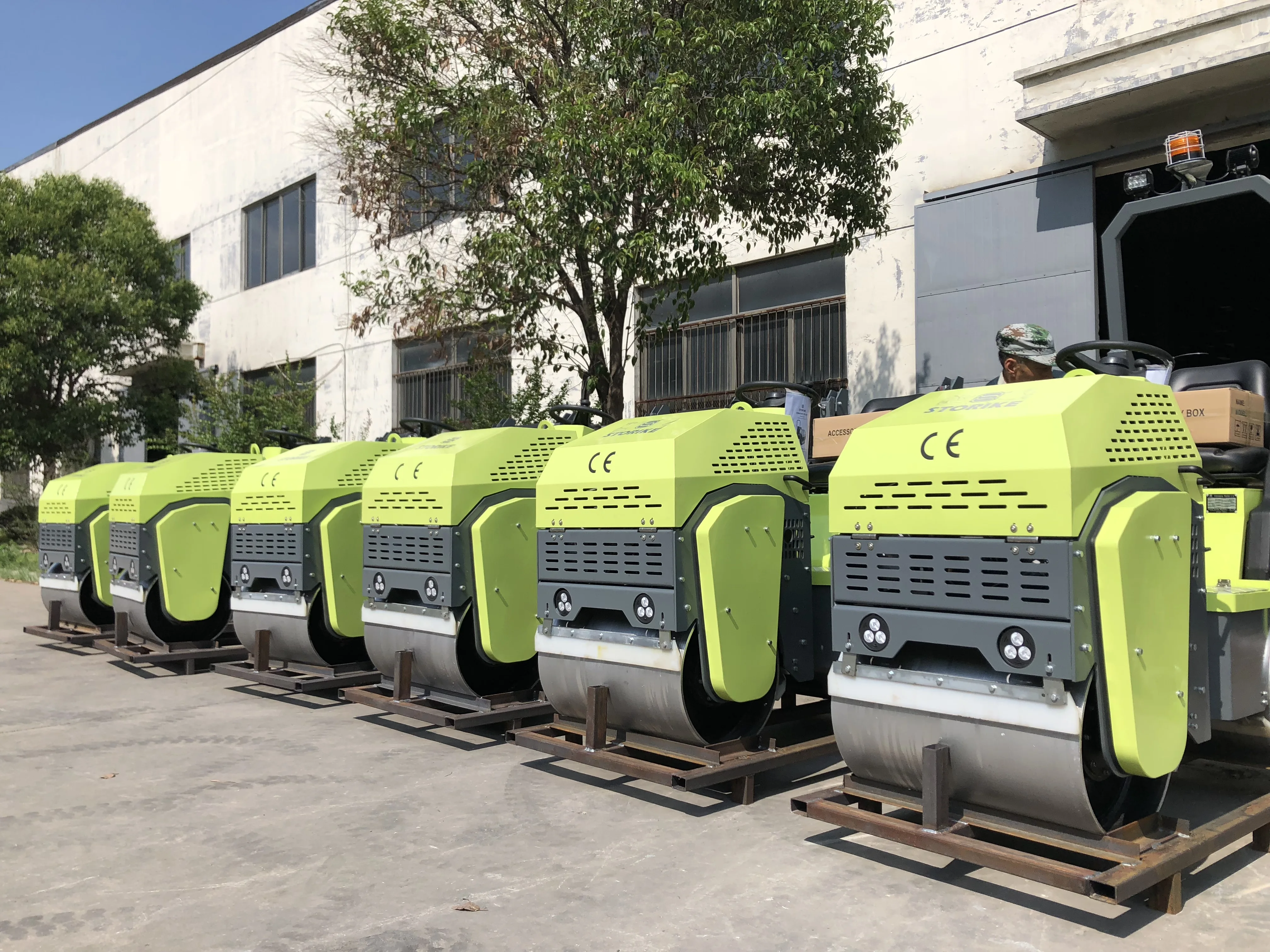 Vibratory Small Ride On Road Roller Double Drum Compactor For Sale