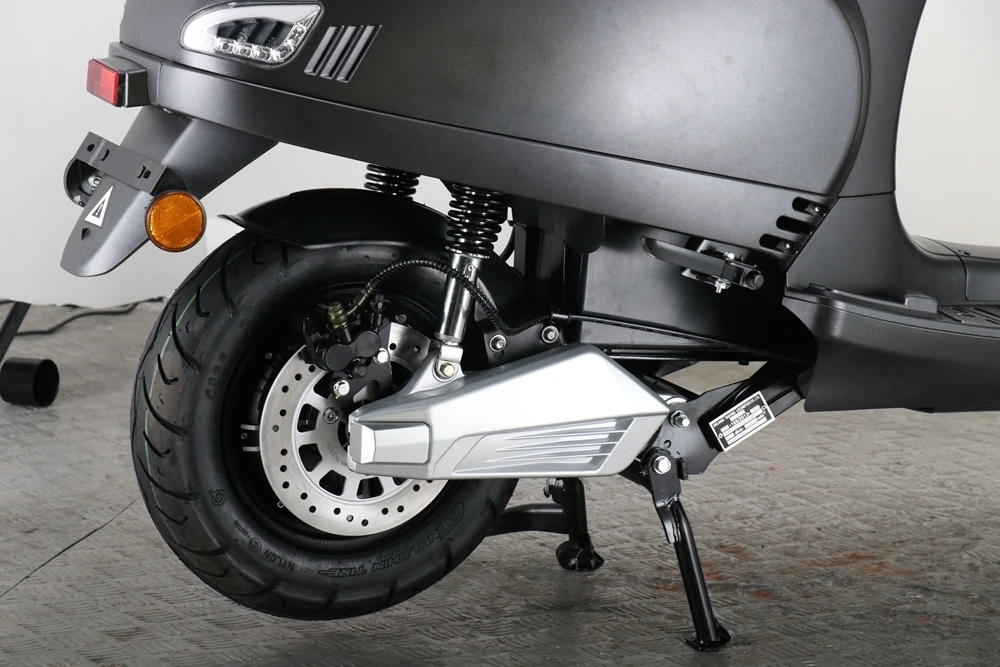 Wholesale High-end Lead Acid Battery Scooter Adult Electric Women Motorcycle E Scooter 2000 Watt