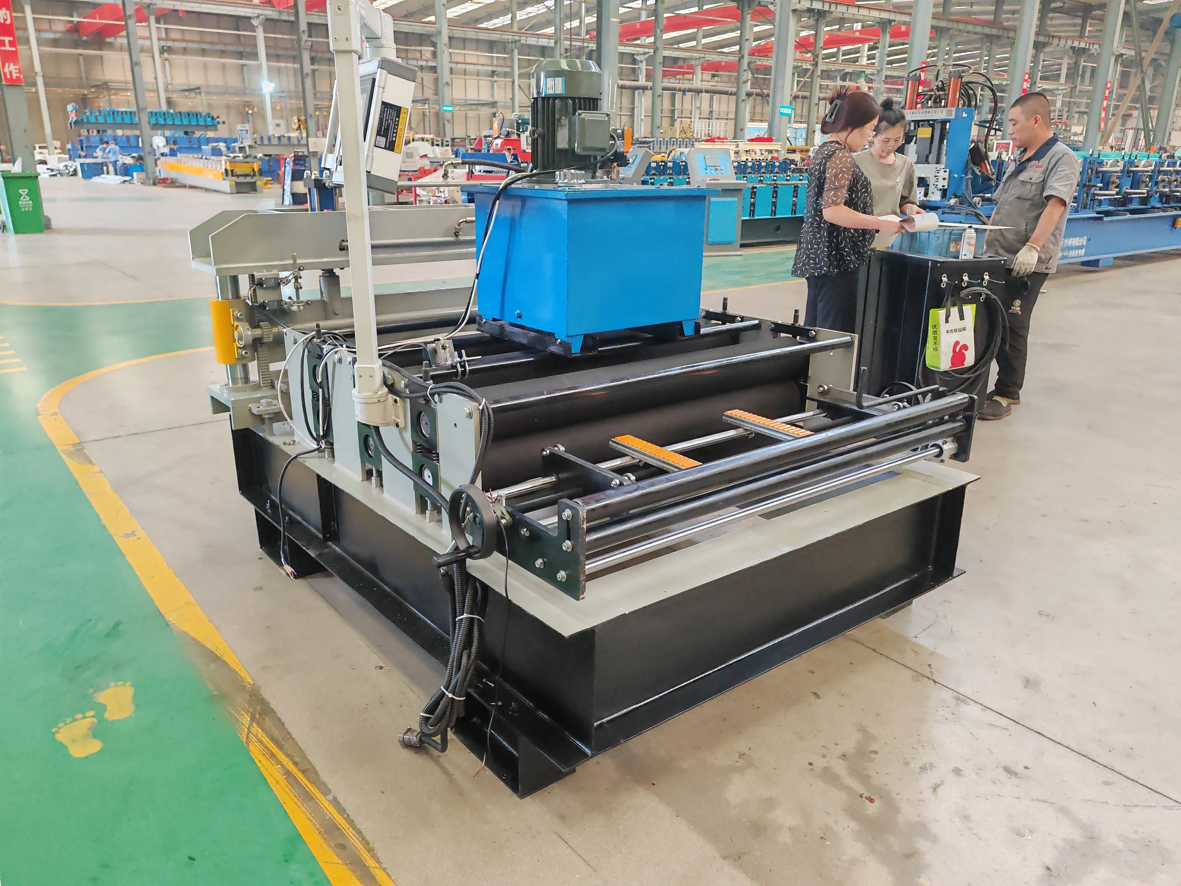 Hot selling product metal coil slitting cutting roll forming machine