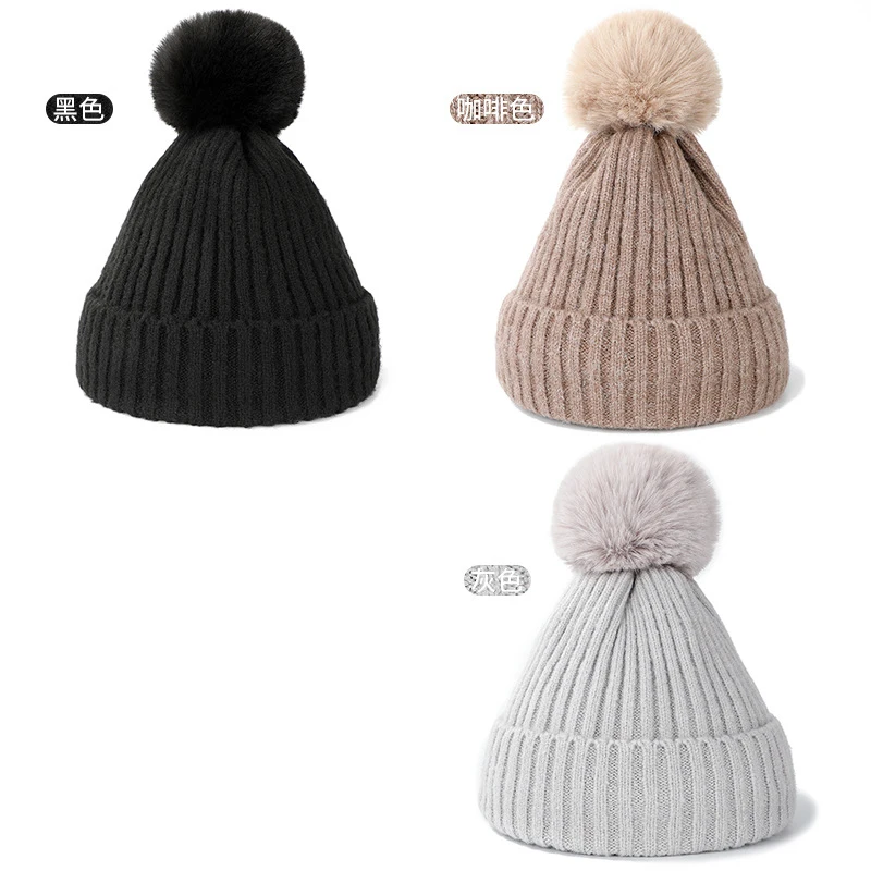 Beanie Hat With Long Wavy Curly Hair Extensions Knit Beanie Winter Warm Hat Synthetic Wig Detachable Hairpiece Warm Pom