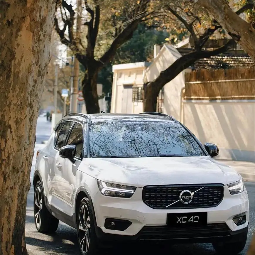 2025 компактный внедорожник для семейного автомобиля Volvo L4 2 0 T VOLVO XC40 2024 B3 хорошие характеристики FWD 7 скоростей ручной автоматический 180 км