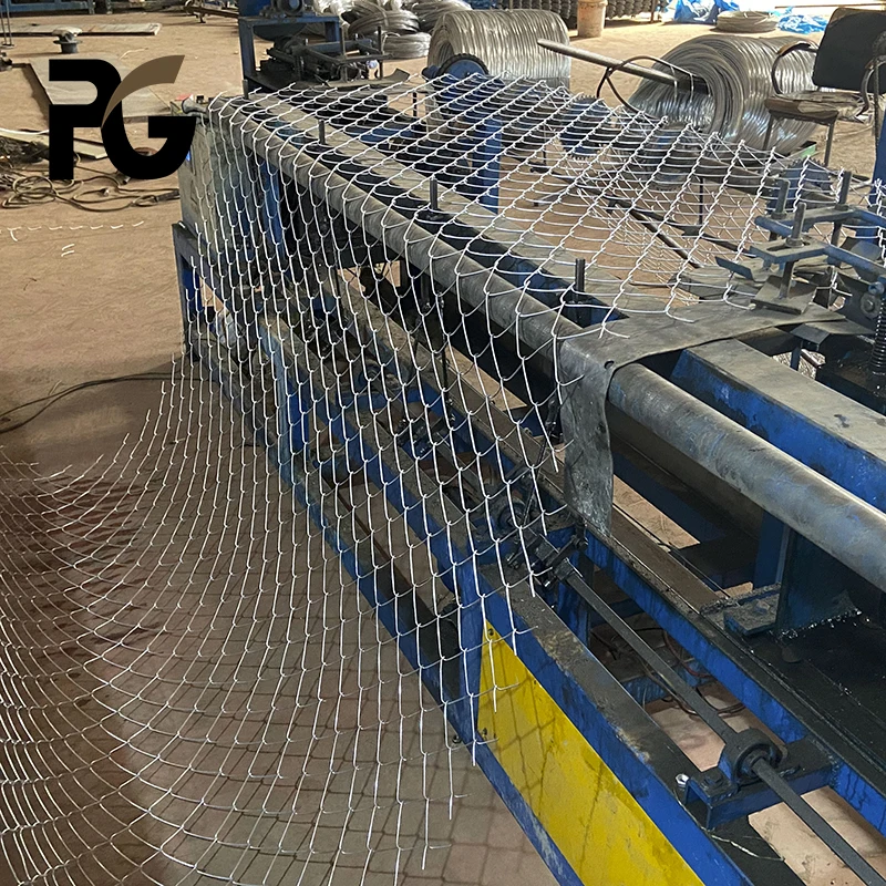 PVC Coated Diamond Shape Mesh Wire Fencing 8ft Galvanized Cyclone Fence Basketball Stadium Fence Black Stainless Steel Wire Mesh