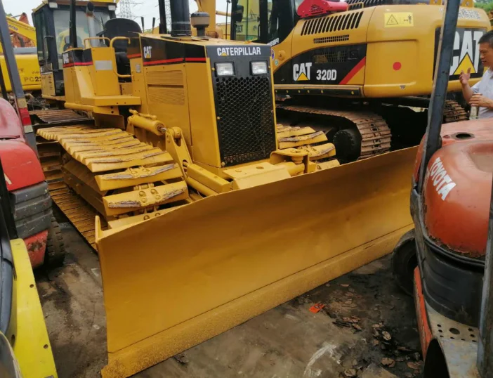 Оригинальное состояние бульдозер CAT D4C низкая