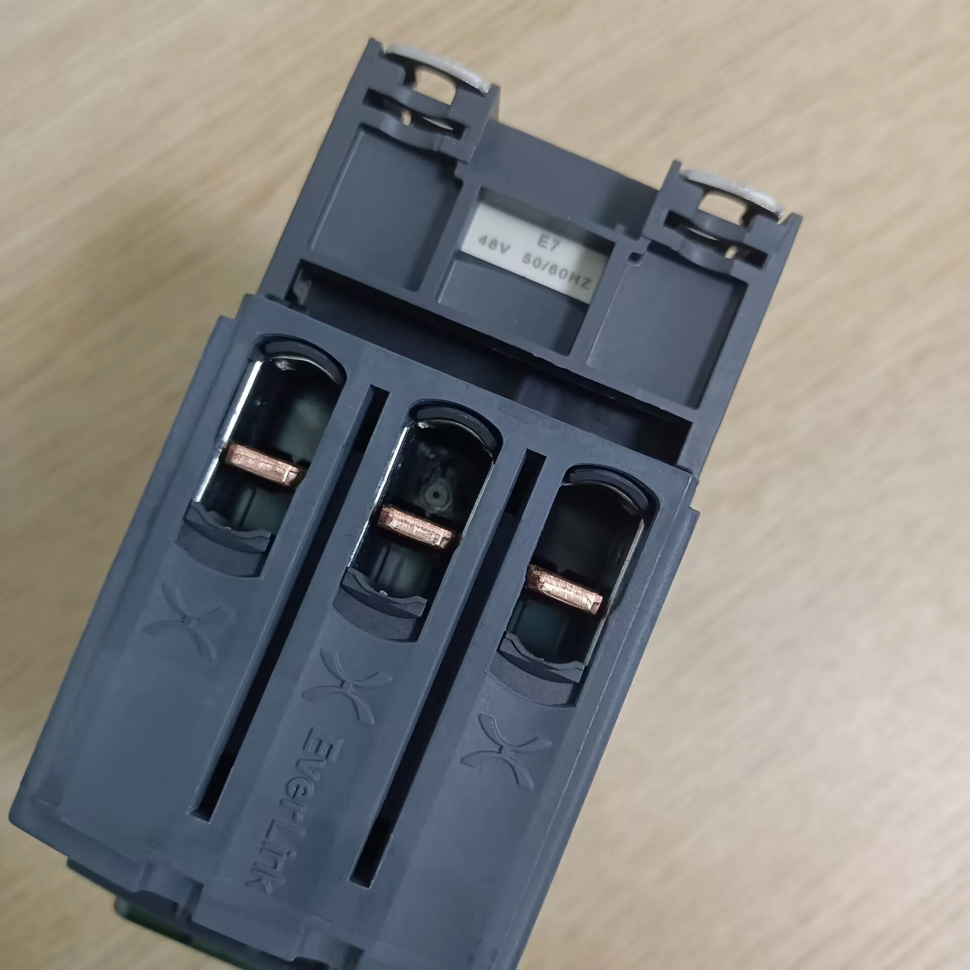 Schneiders 48V TeSys Deca contactor LC1D50AE7C