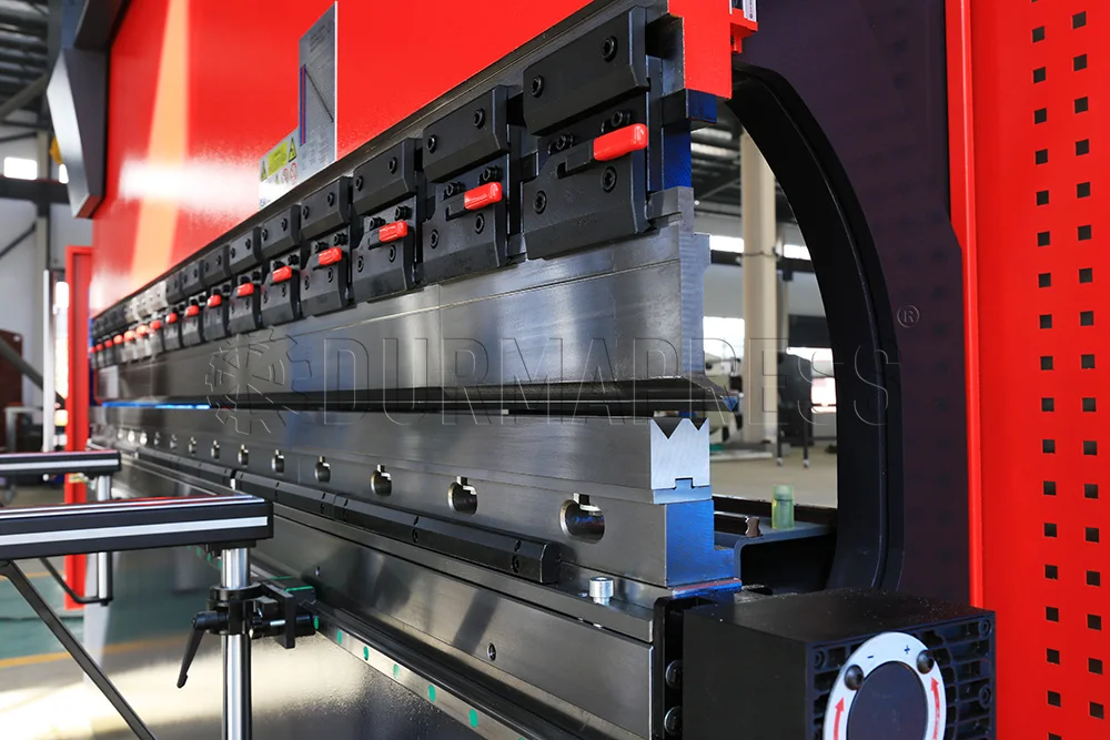 At A Loss 125 TON 3200Mm CNC 7 Axis  Hydraulic Sheet Nanjing Press Brake Machine With Delem DA66T For Sale