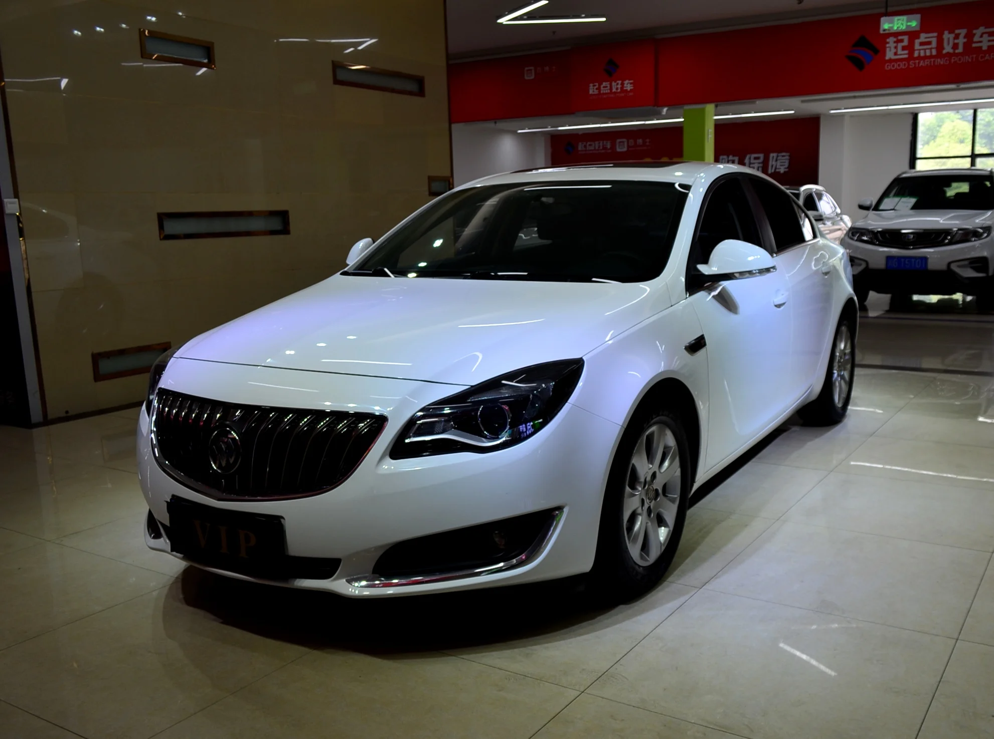 Б/у Buick Regal седан Dec-2014 48466 86 миль бензин 1 6 т 184 л.с. 6-ступенчатая AMT шины 225/55 R17 версия элитной технологии