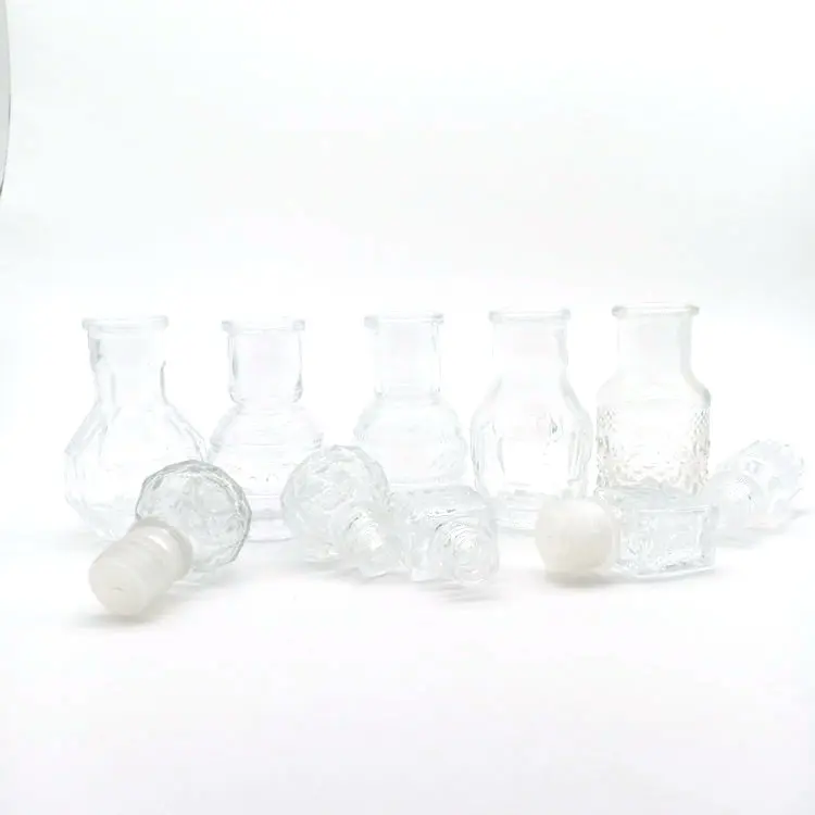 MINI & AIRTIGHT GLASS WINE BOTTLE WITH GLASS LID