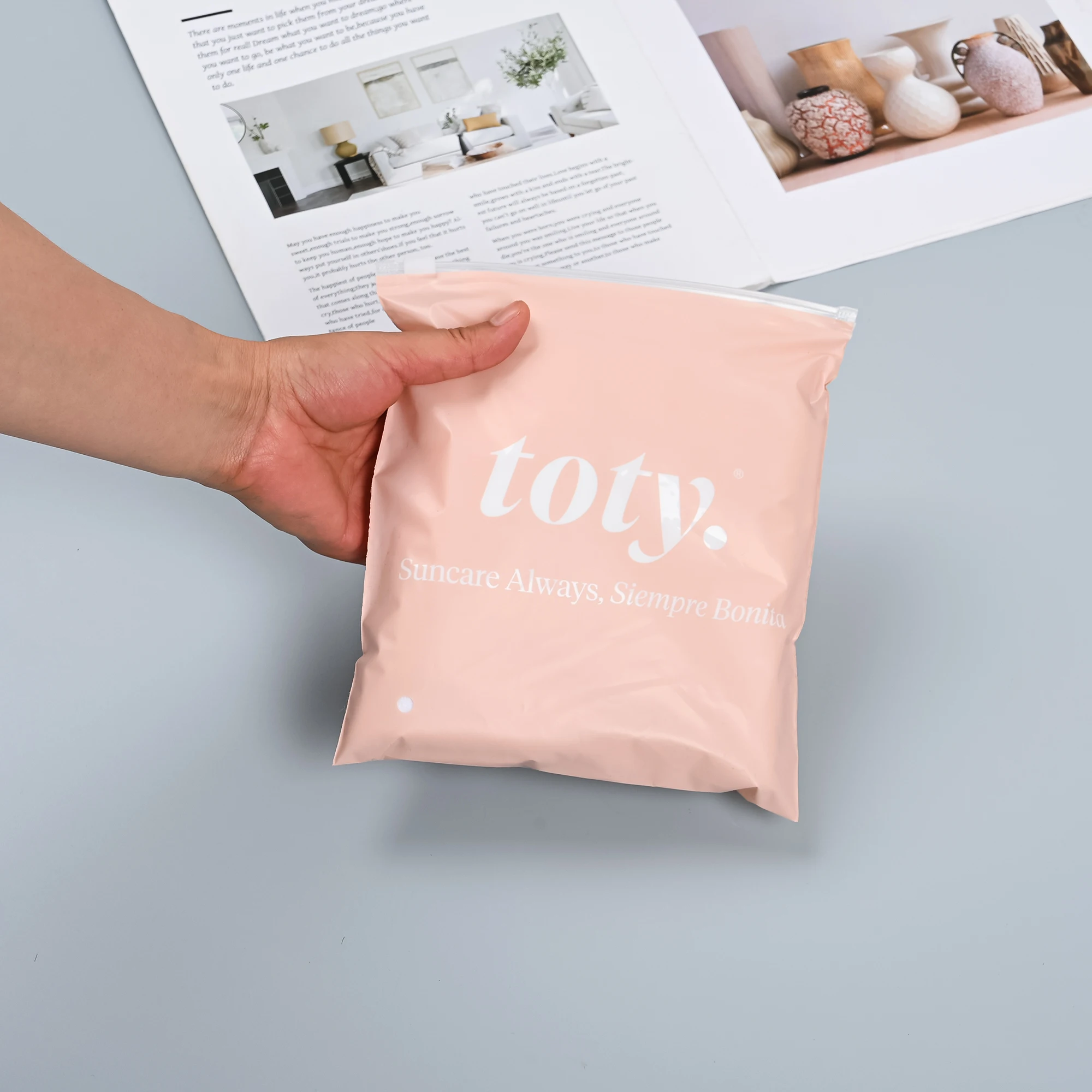 Custom nude plastic mail ziplock bag envelope packing courier shipping pouch postage bag for clothing package shipping