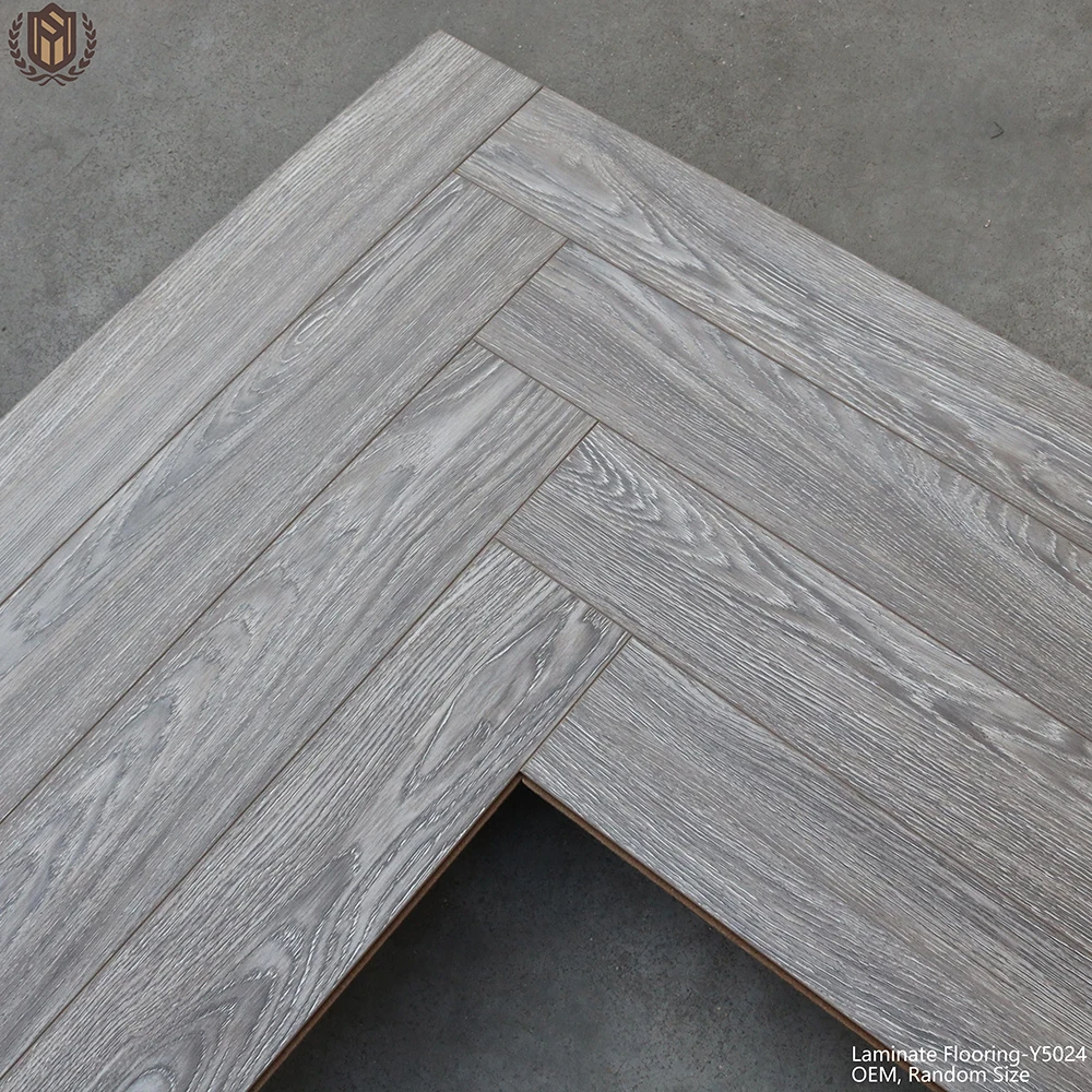 Wholesale Price Light Oak Fiber Wood Moisture-Proof Luxury Composite Flooring for Domestic/Business