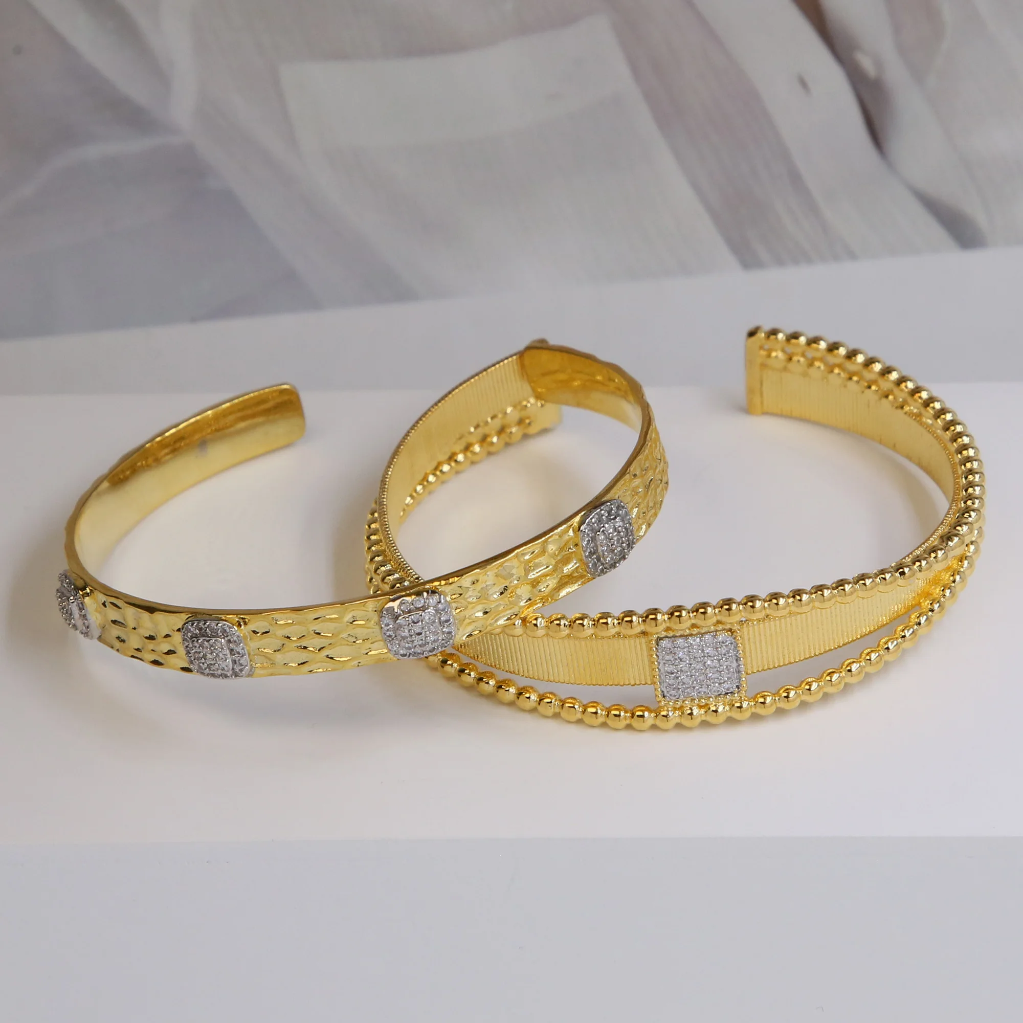 Retro personality jewelry geometric diamond-encrusted design sense Brass gold plated bracelet