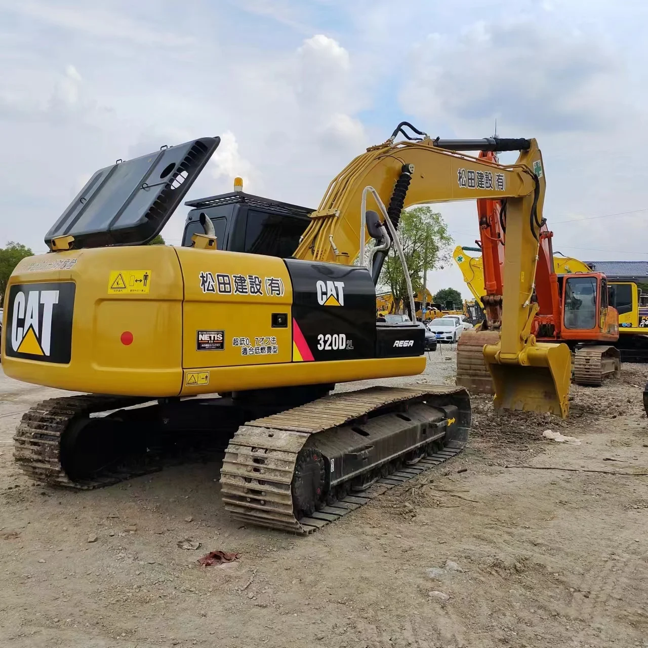 buy used excavator in china. used caterpillar 320d2 crawler excavator. digger machinery with cheap price for sale
